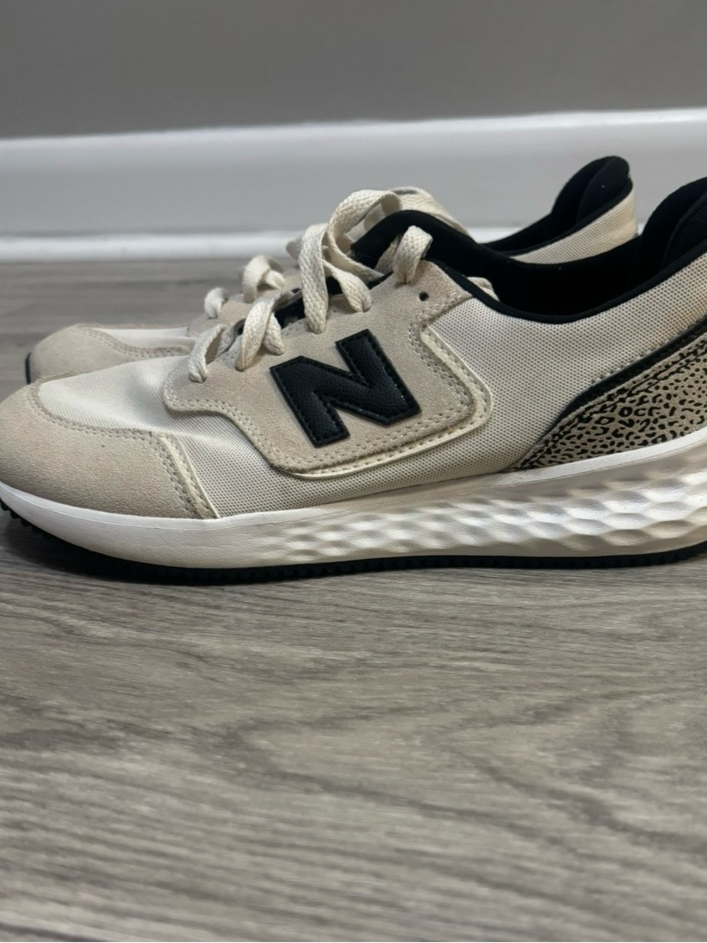 New Balance Women's Cream and Black Casual Runner